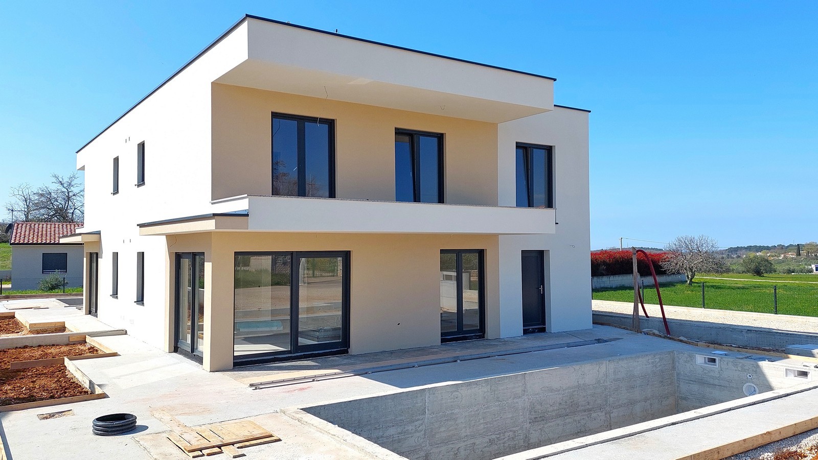 New semi-detached house with swimming pool in Poreč
