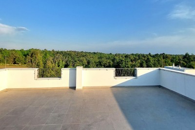 New apartment in the vicinity of Poreč of 94 m2 with a large roof terrace of 84 m2 2