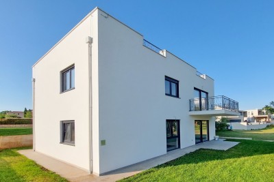 Neue Wohnung in der Nähe von Poreč von 94 m2 mit Garten von 161 m2 1
