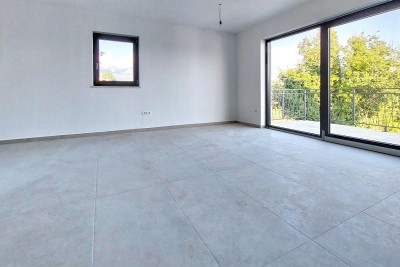 Novi stan u okolici Poreča od 94 m2 s velikom krovnom terasom površine 84 m2 1