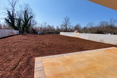 Novi stan površine 68 m2 s privatnim vrtom od 150 m2 u okolici Poreča, 2
